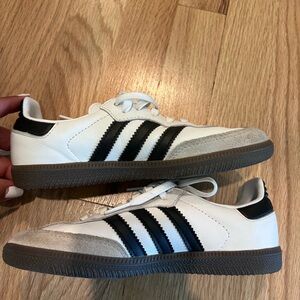 Girls Adidas samba sneaker